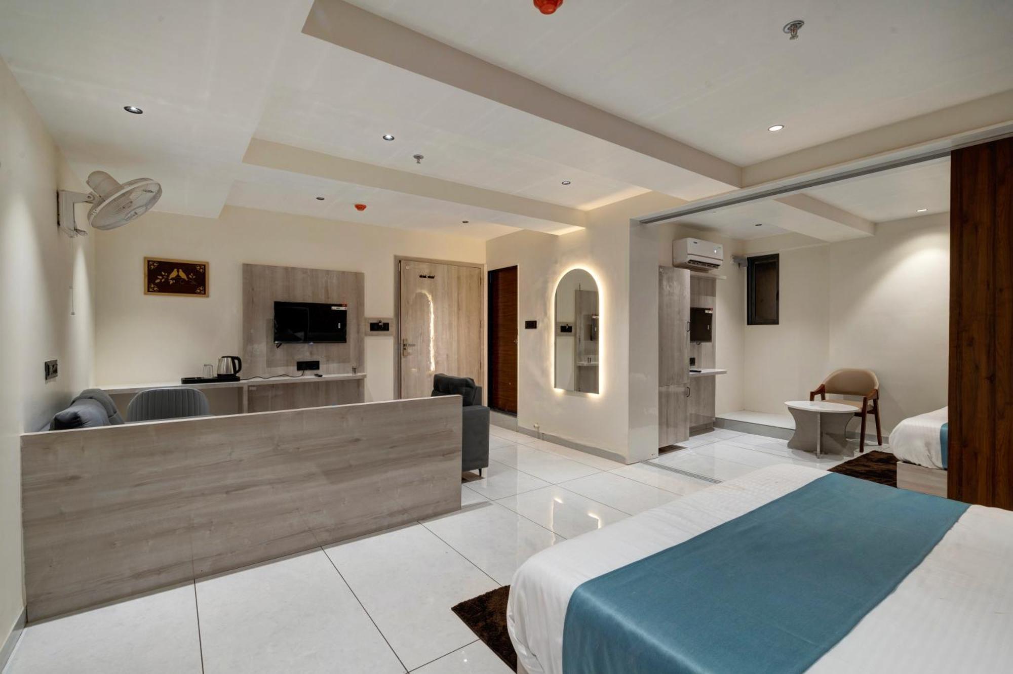 Hotel Shrimad Villa Ґандінаґар Екстер'єр фото