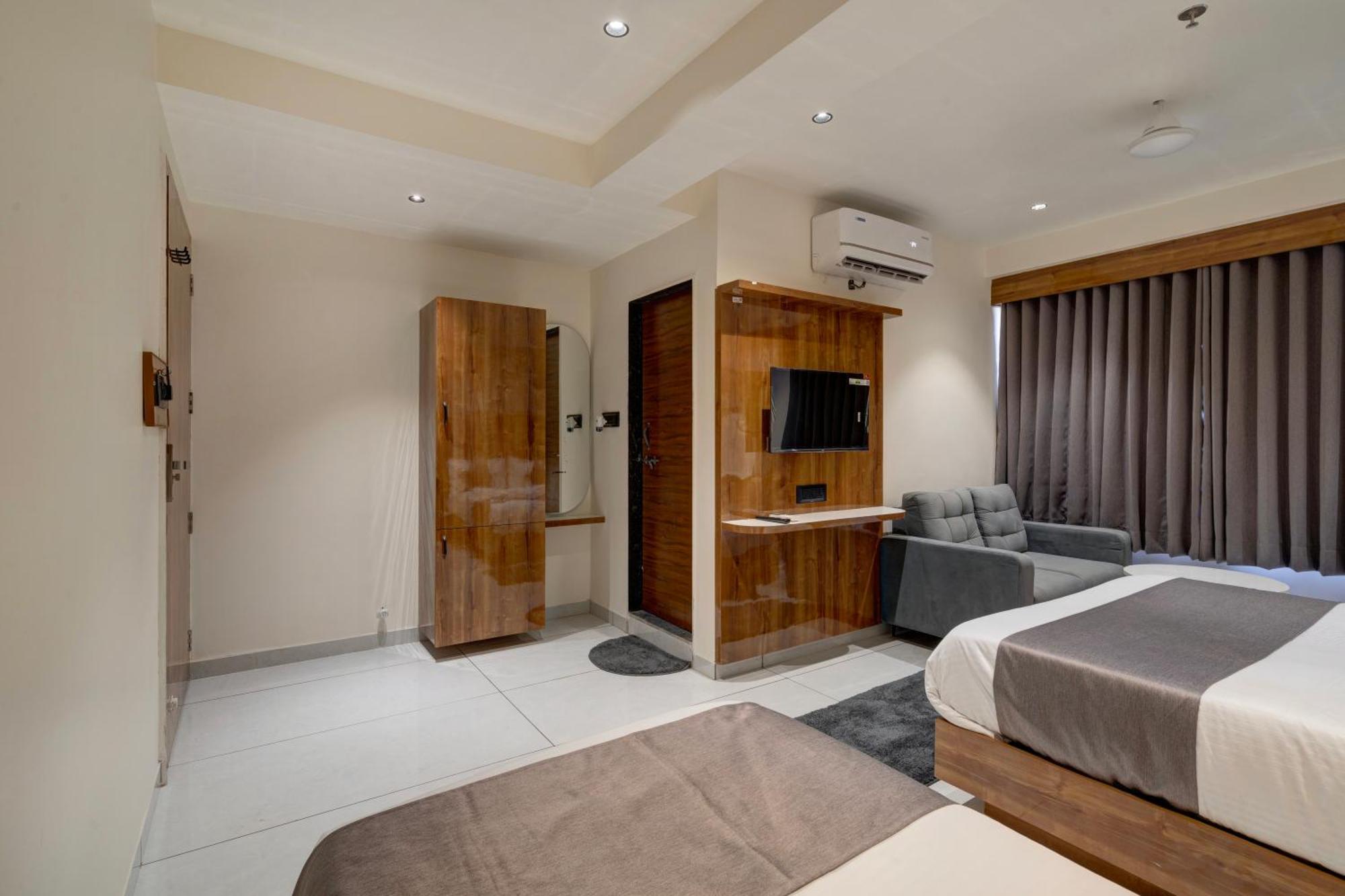 Hotel Shrimad Villa Ґандінаґар Екстер'єр фото