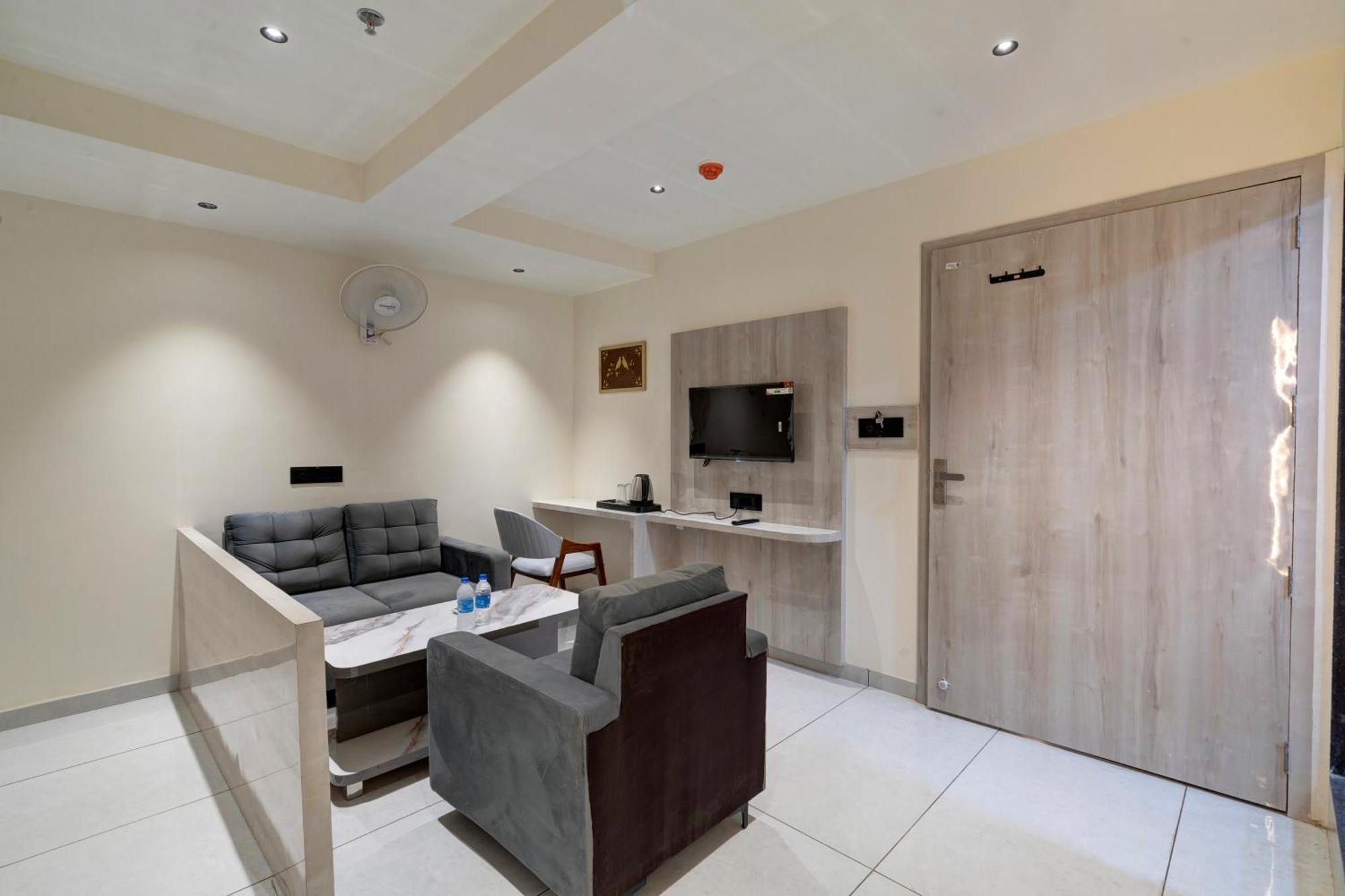 Hotel Shrimad Villa Ґандінаґар Екстер'єр фото
