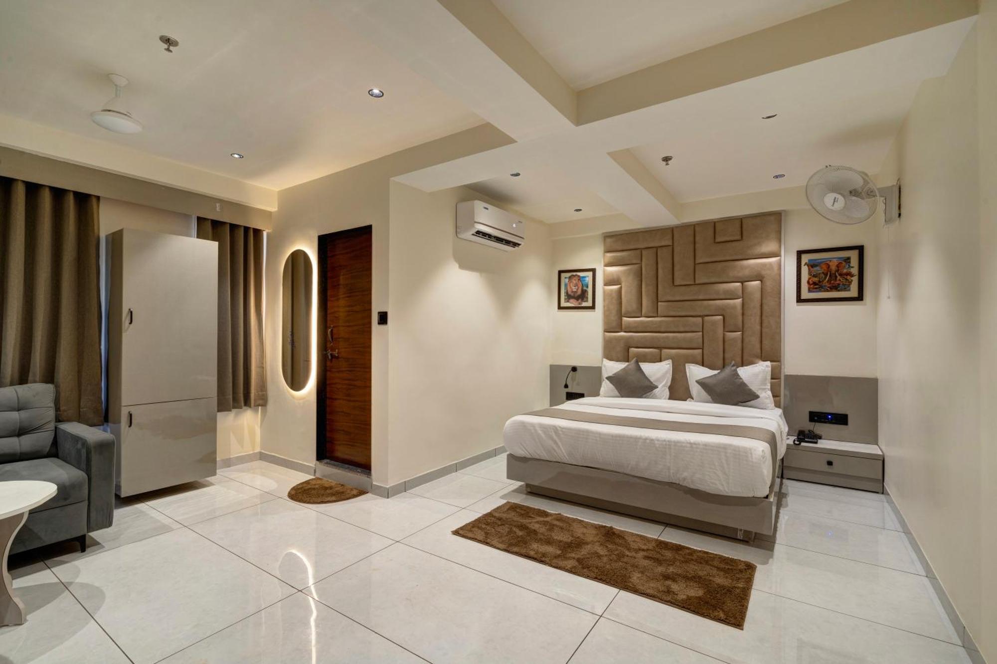Hotel Shrimad Villa Ґандінаґар Екстер'єр фото