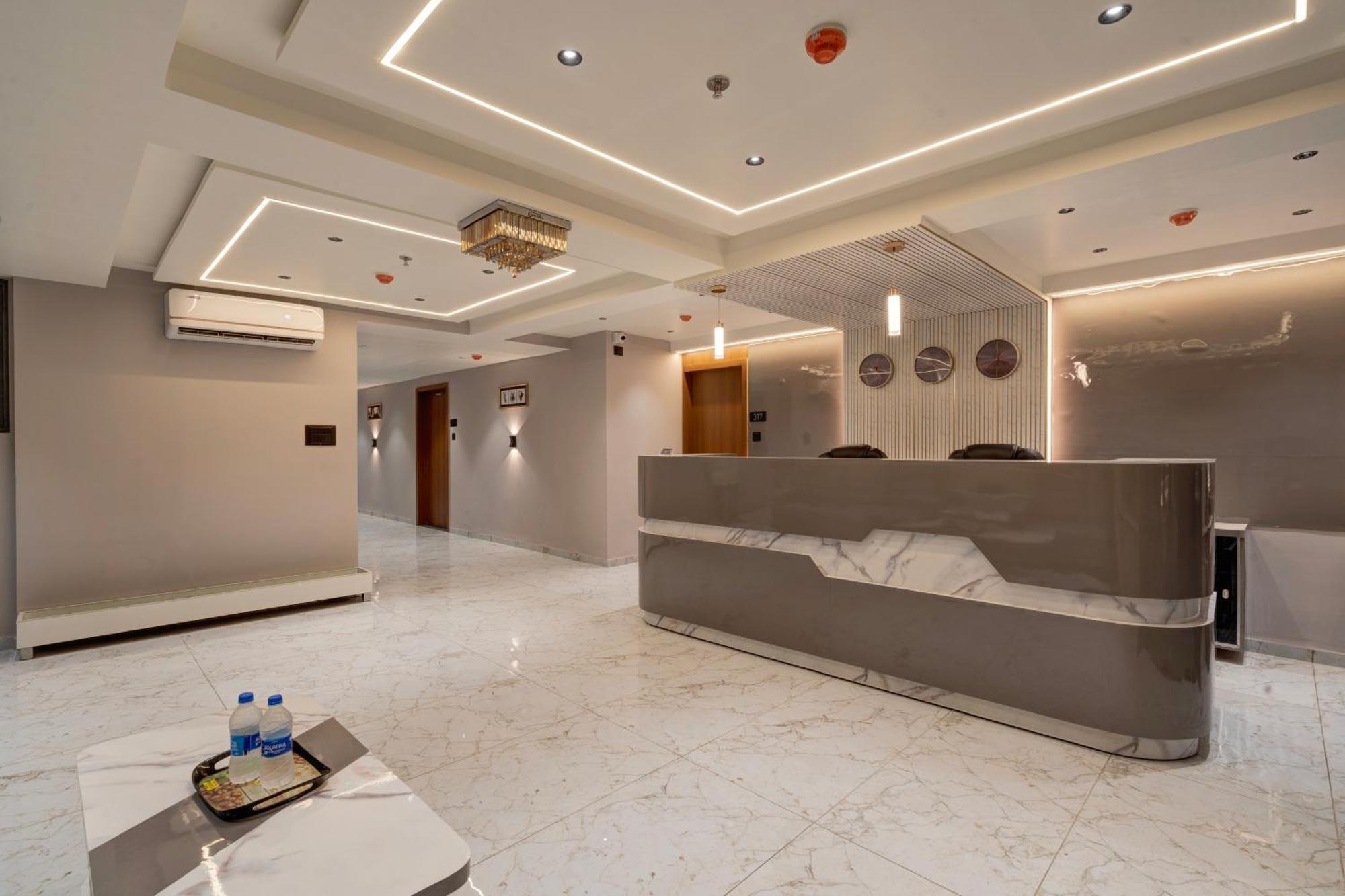 Hotel Shrimad Villa Ґандінаґар Екстер'єр фото