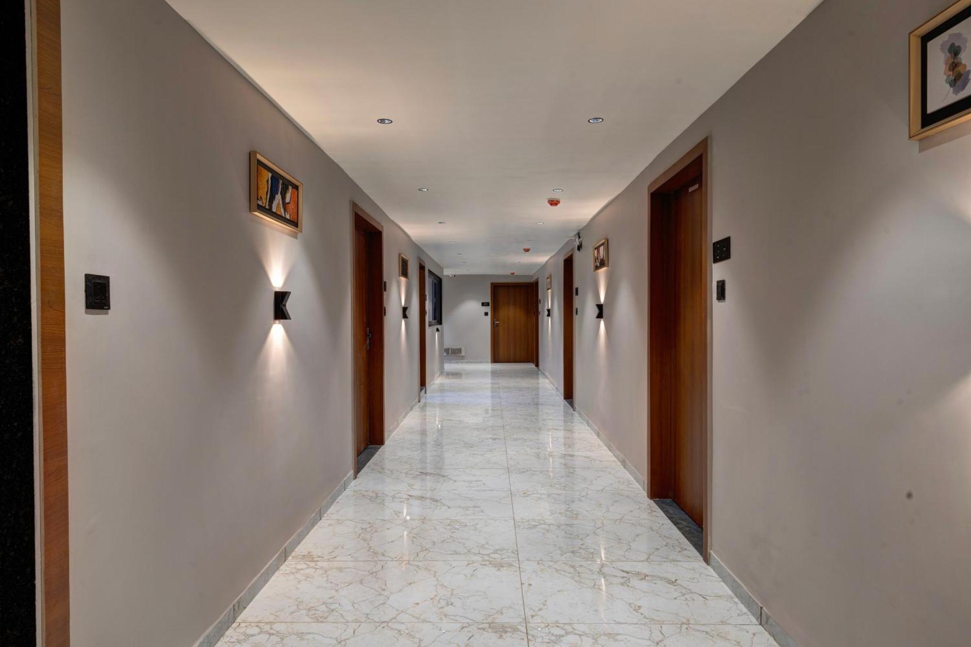 Hotel Shrimad Villa Ґандінаґар Екстер'єр фото