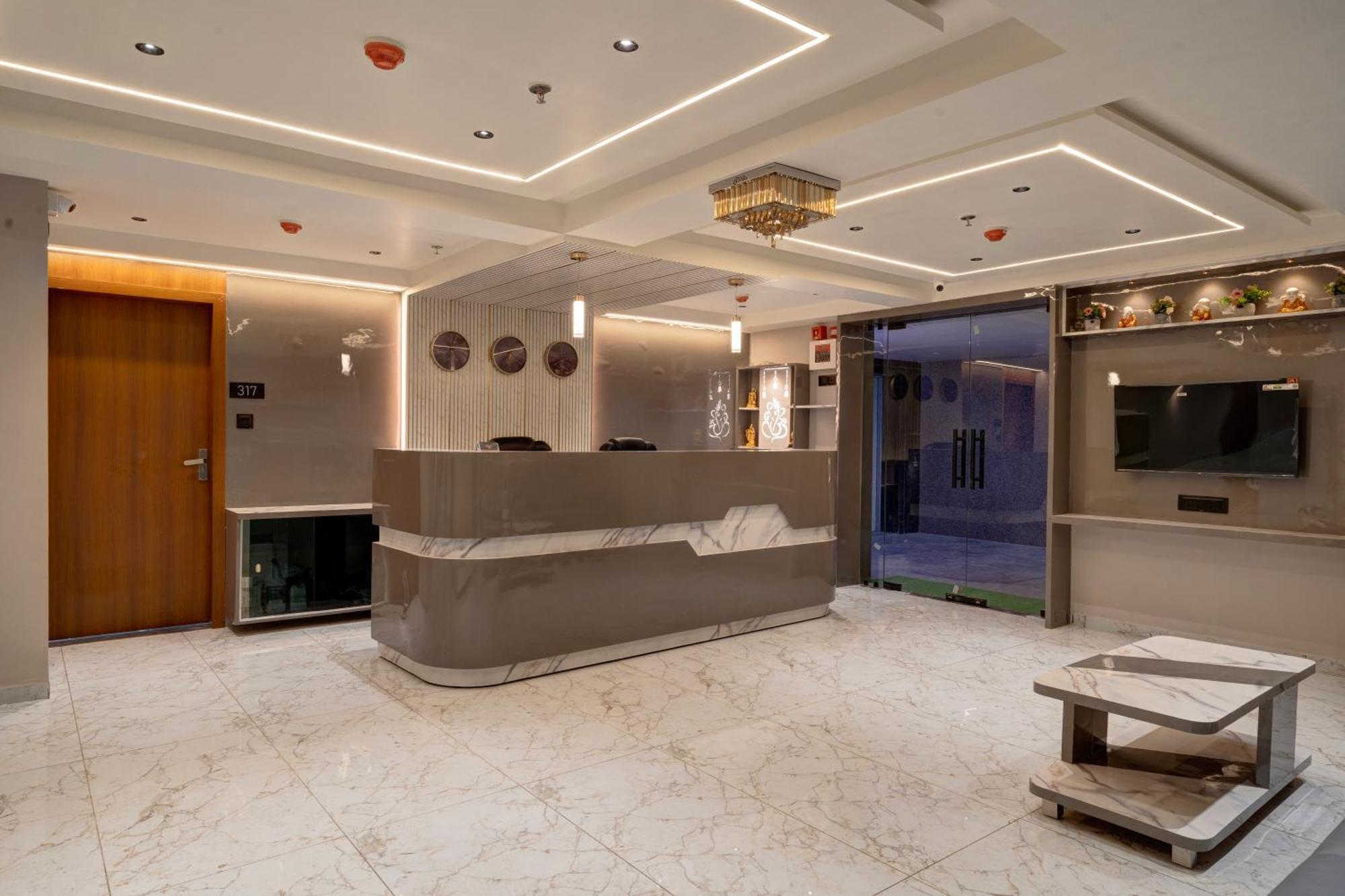Hotel Shrimad Villa Ґандінаґар Екстер'єр фото